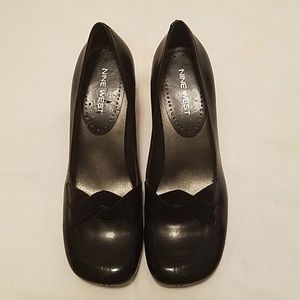Nine West leather block heel shoes